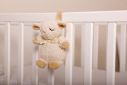 Szumiąca owieczka z pozytywką - Cloud b® Sleep Sheep™ On The Go 6