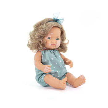 Lalka  w ubranku dziewczynka Europejka z ciemnymi blond włosami i bielactwem 38 cm - My Friends & Me 