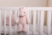 Szumiący jednorożec Ella z pozytywką - Cloud b® LoveLight Buddies Ella Unicorn