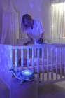 Projektor z grzechotką -Wieloryb niebieski - Cloud b® Tranquil Whale™ Blue Family