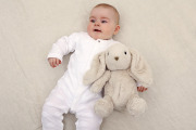 Szumiący królik z czujnikiem ruchu i pozytywką - Cloud b® LoveLight Buddies Billy Bunny™