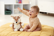 Szumiąca sarenka z czujnikiem ruchu i pozytywką - Cloud b® LoveLight Buddies Finley Fawn™