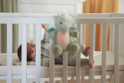Szumiący smok z czujnikiem ruchu i pozytywką - Cloud b® LoveLight Buddies Drake the Dragon™