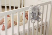 Szumiący słonik z pozytywką - Cloud b® Elliot Elephant™ On The Go