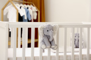 Szumiący słoń z pozytywką - Cloud b® Elliot Elephant™