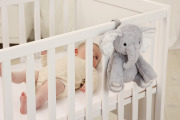 Szumiący słoń z pozytywką - Cloud b® Elliot Elephant™