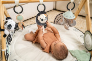 Gimnastyka/mata edukacyjna z drewnianym stojakiem - Décor czarno-biała