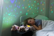 Pluszowy projektor dla dzieci - Królik Benny - przyjaciel do snu - Cloud b® Dream Buddies™