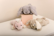 Pluszowy projektor dla dzieci - Królik Benny - przyjaciel do snu - Cloud b® Dream Buddies™