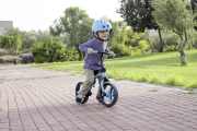 Rowerek biegowy Smart Trike - czarno-niebieski 4