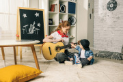 Zawieszka/pozytywka Muzyczna gitara - Tiny Rockers 2
